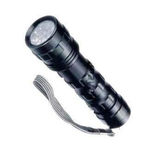 מכשיר GPS מוסלק בתוך פנס – מעקב דיסקרטי לרכב ולציוד