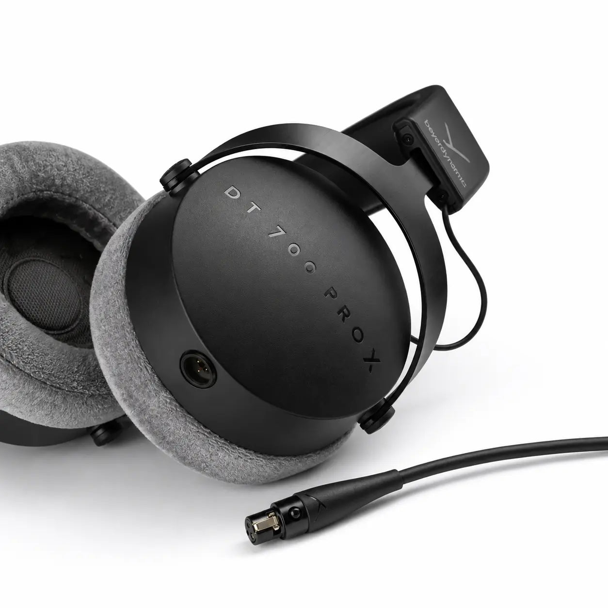אוזניות להקלטה ומיקס Beyerdynamic DT 700 PRO X
